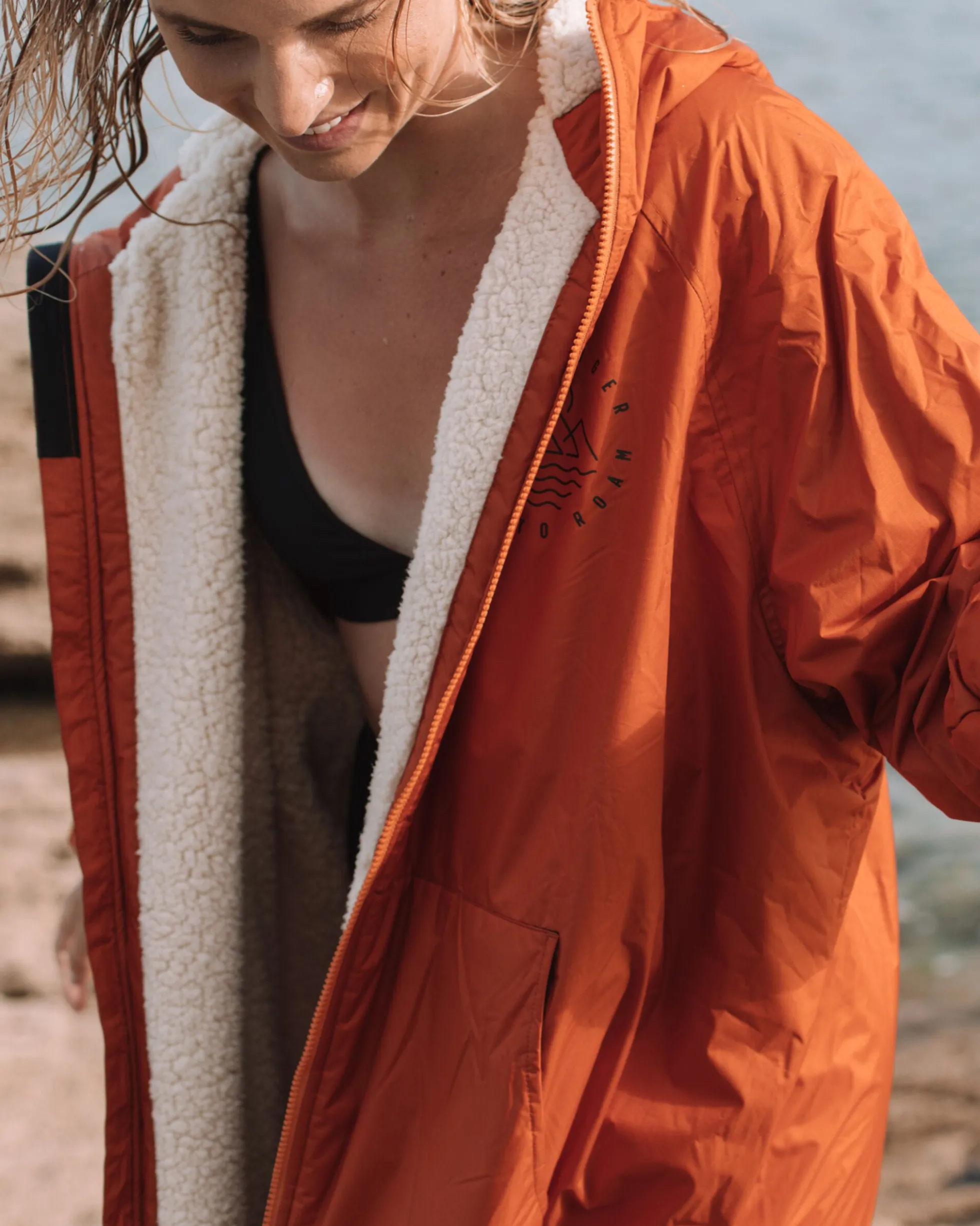 Escapism Sherpa Lined Changing Robe