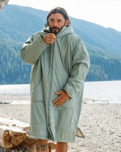 Escapism Sherpa Lined Changing Robe