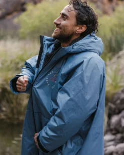 Escapism Sherpa Lined Changing Robe