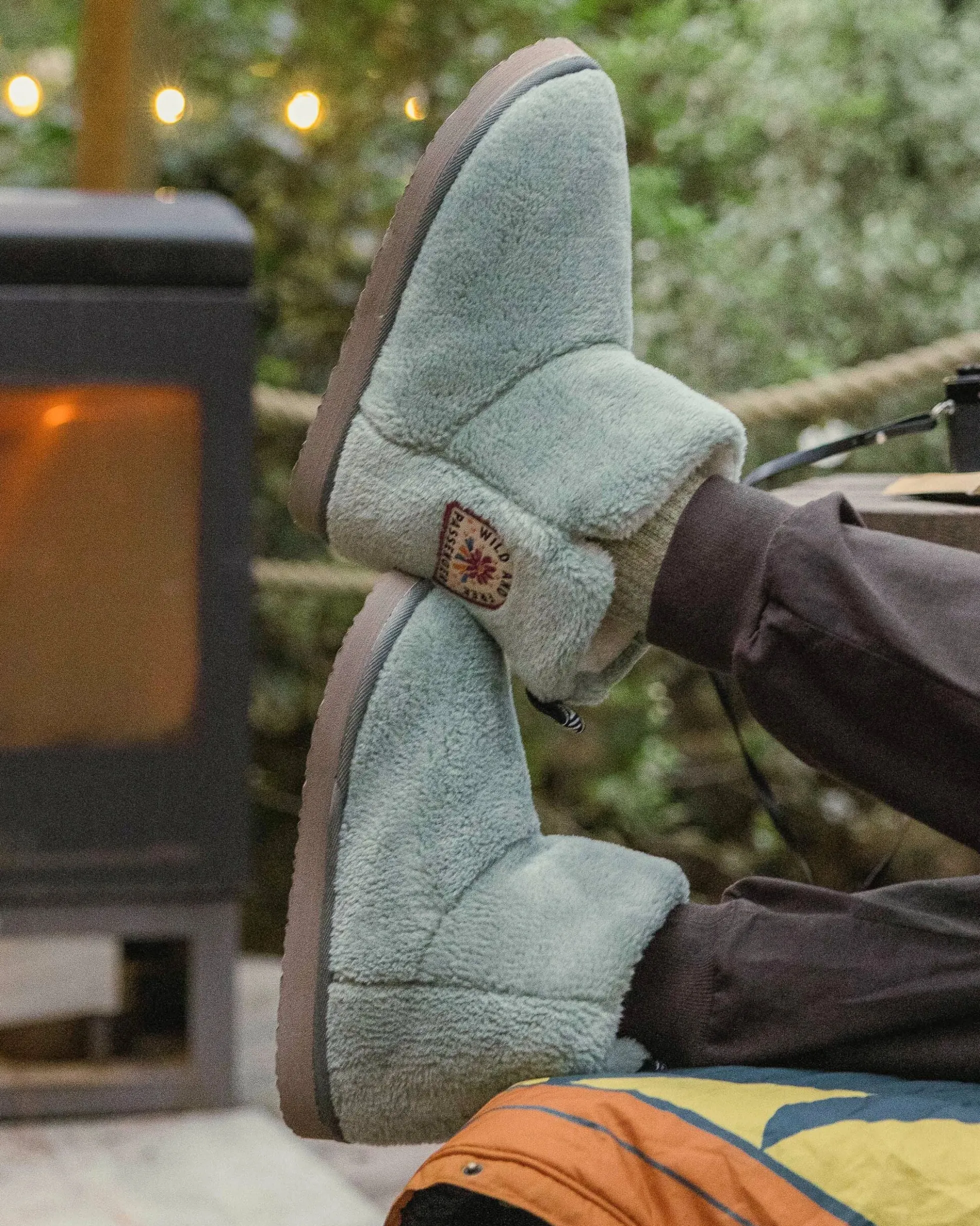Hideaway Hut Sherpa Fleece Slipper