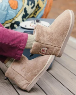 Hideaway Hut Sherpa Fleece Slipper