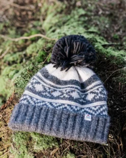 Lodge Bobble Hat