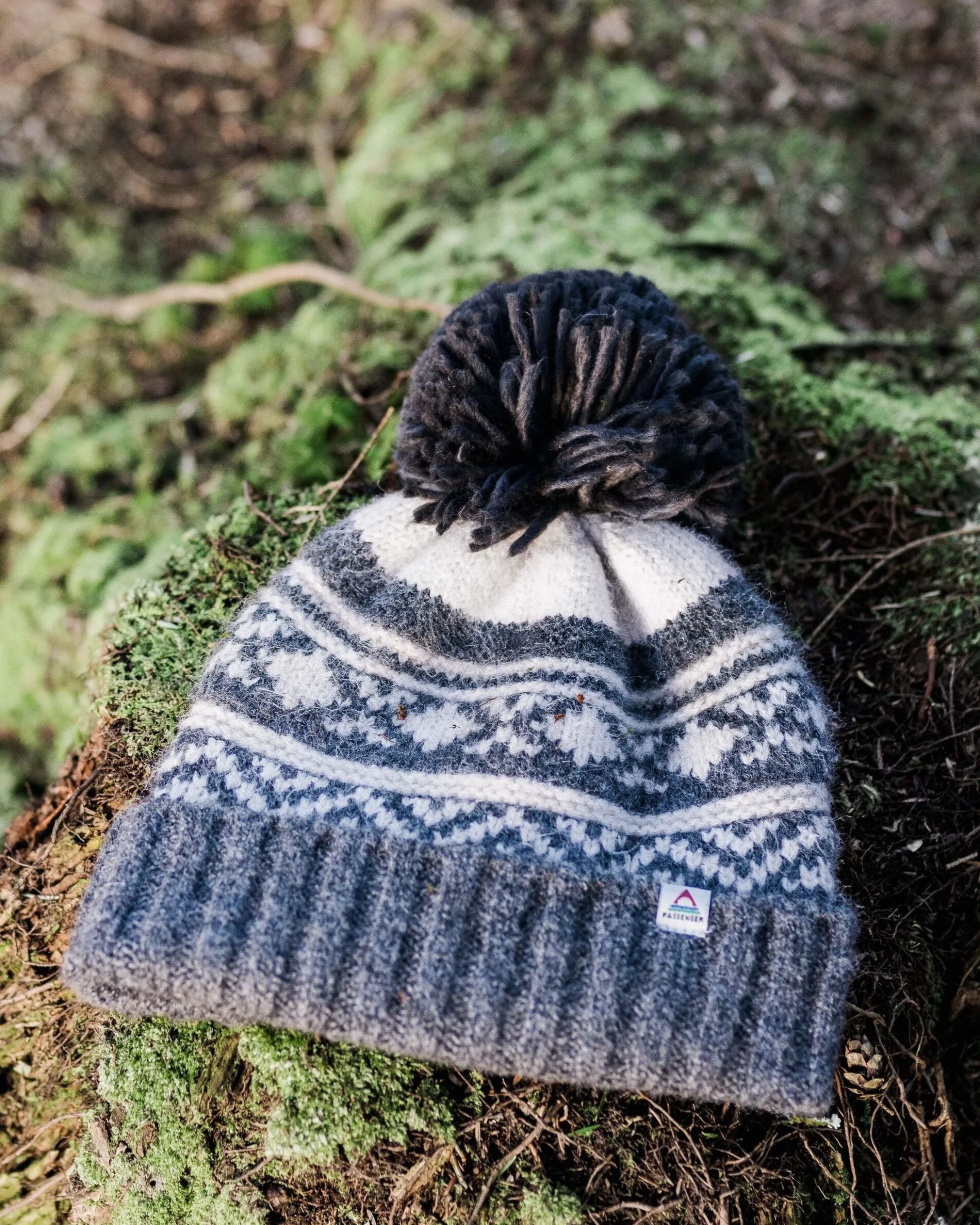 Lodge Bobble Hat