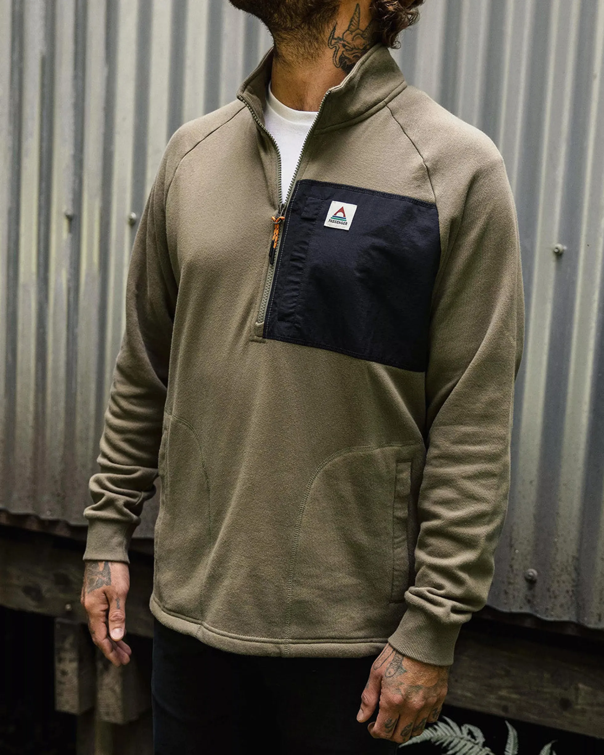 Men's Offgrid 1/4 Zip Sweatshirt