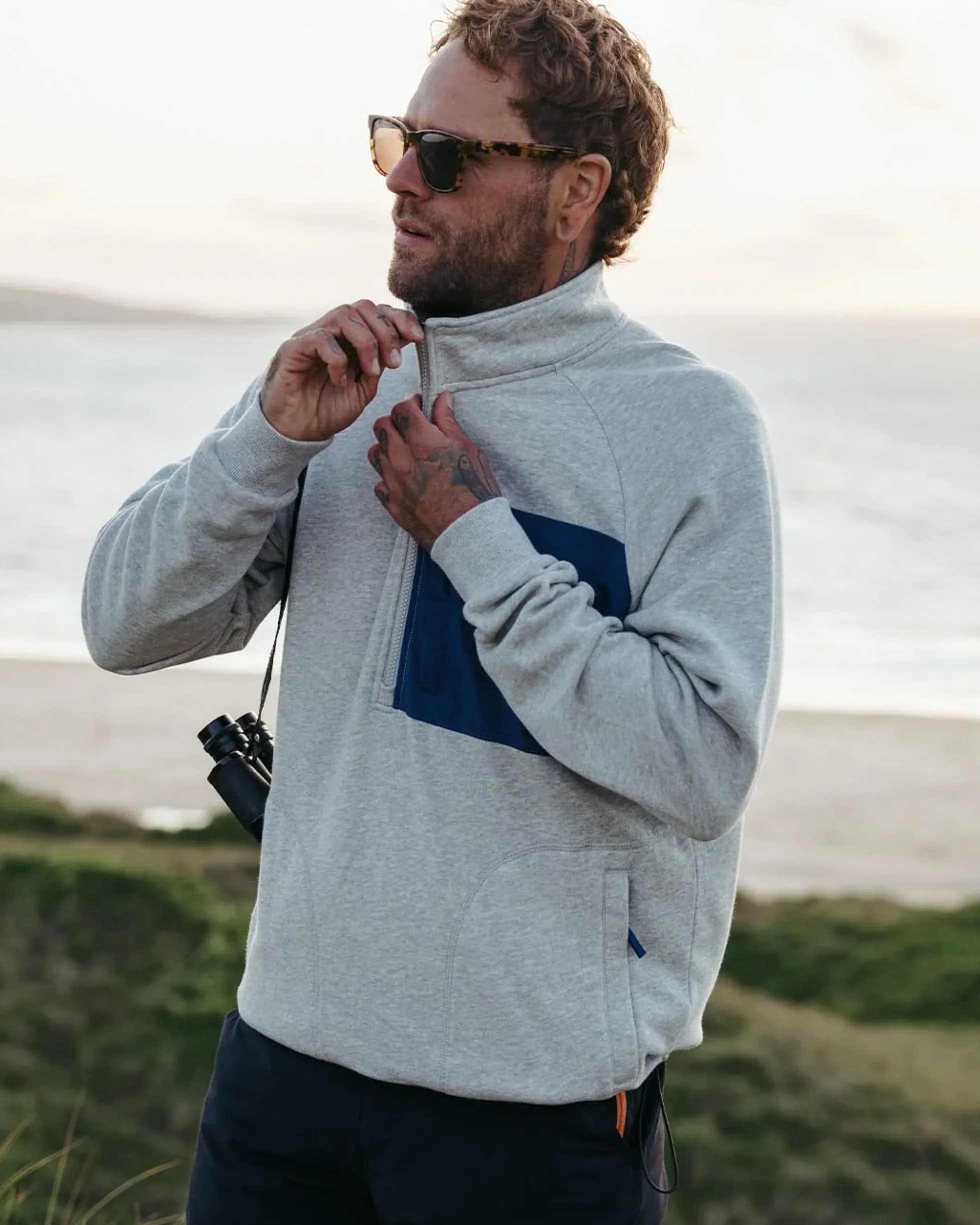 Men's Offgrid 1/4 Zip Sweatshirt