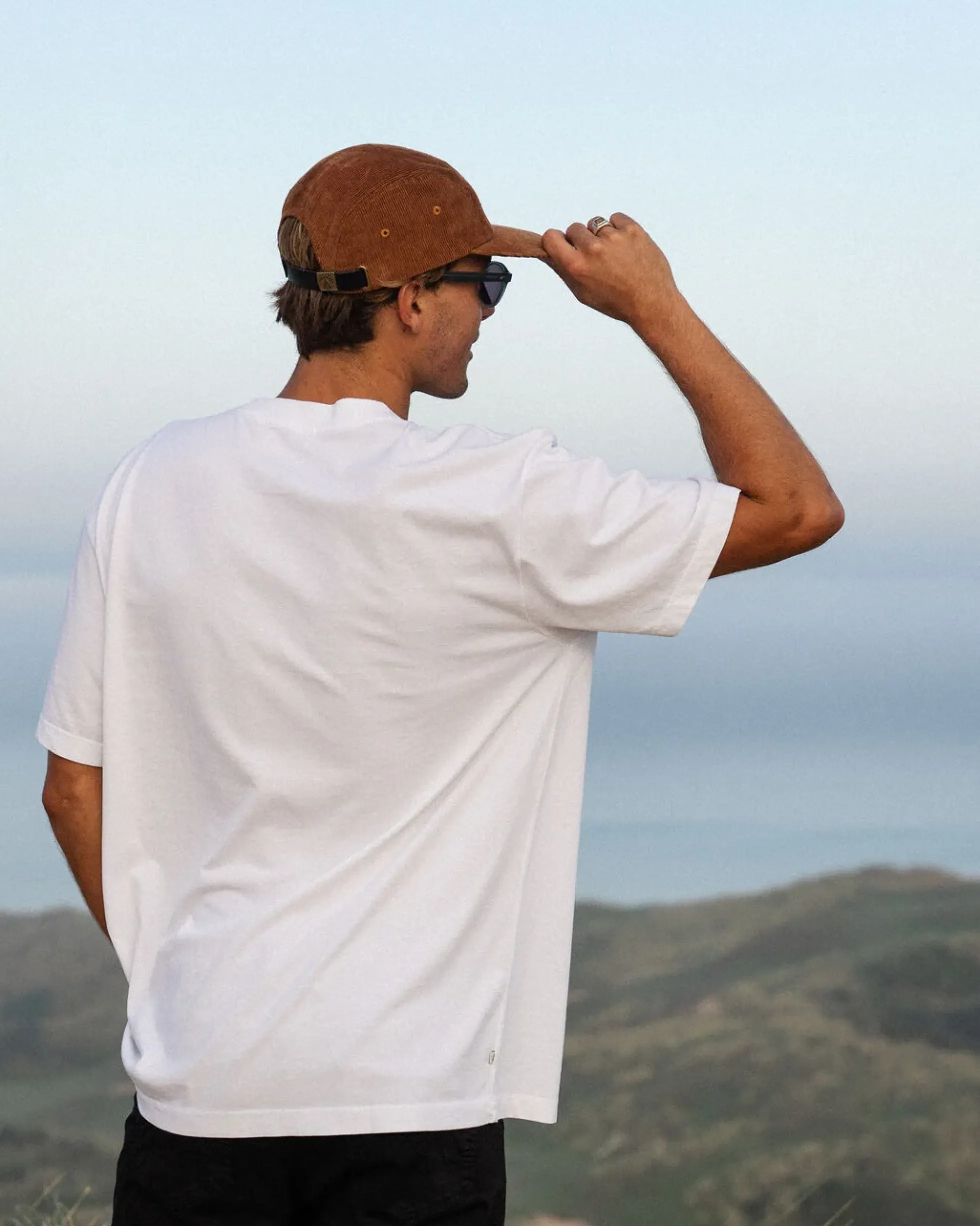 Men's Rooted Relaxed Fit T-Shirt