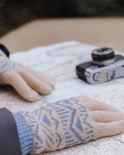 Nurture Knitted Gloves