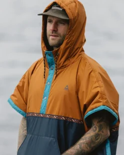 Outback Pull Over Changing Robe