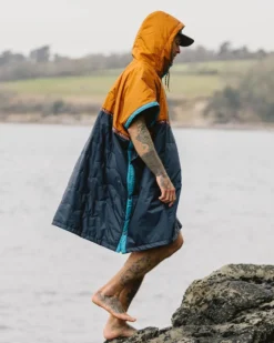 Outback Pull Over Changing Robe
