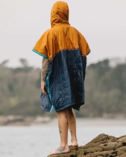 Outback Pull Over Changing Robe