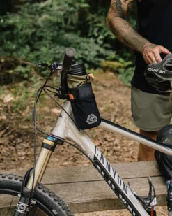 Steer Hybrid Bottle Bike Bag