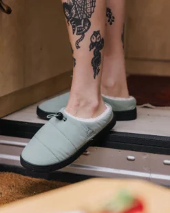 Step Out Women's Fleece Lined Slipper