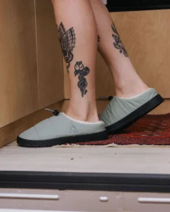 Step Out Women's Fleece Lined Slipper