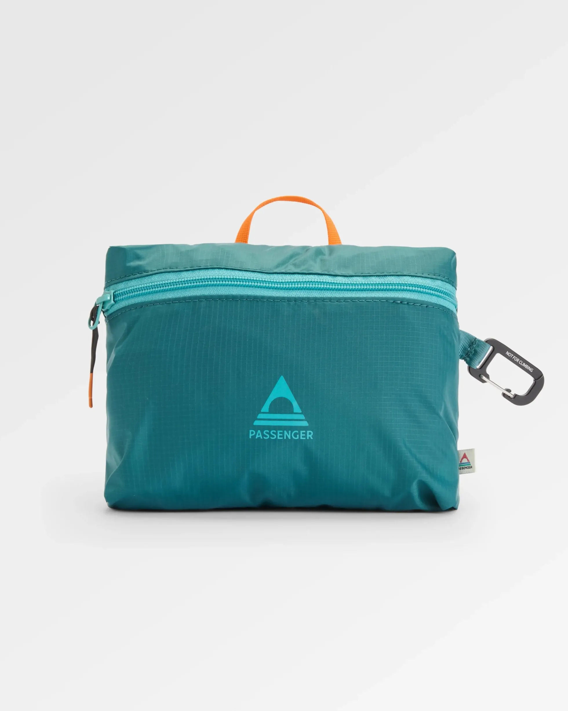Travelscape Light 24L Backpack