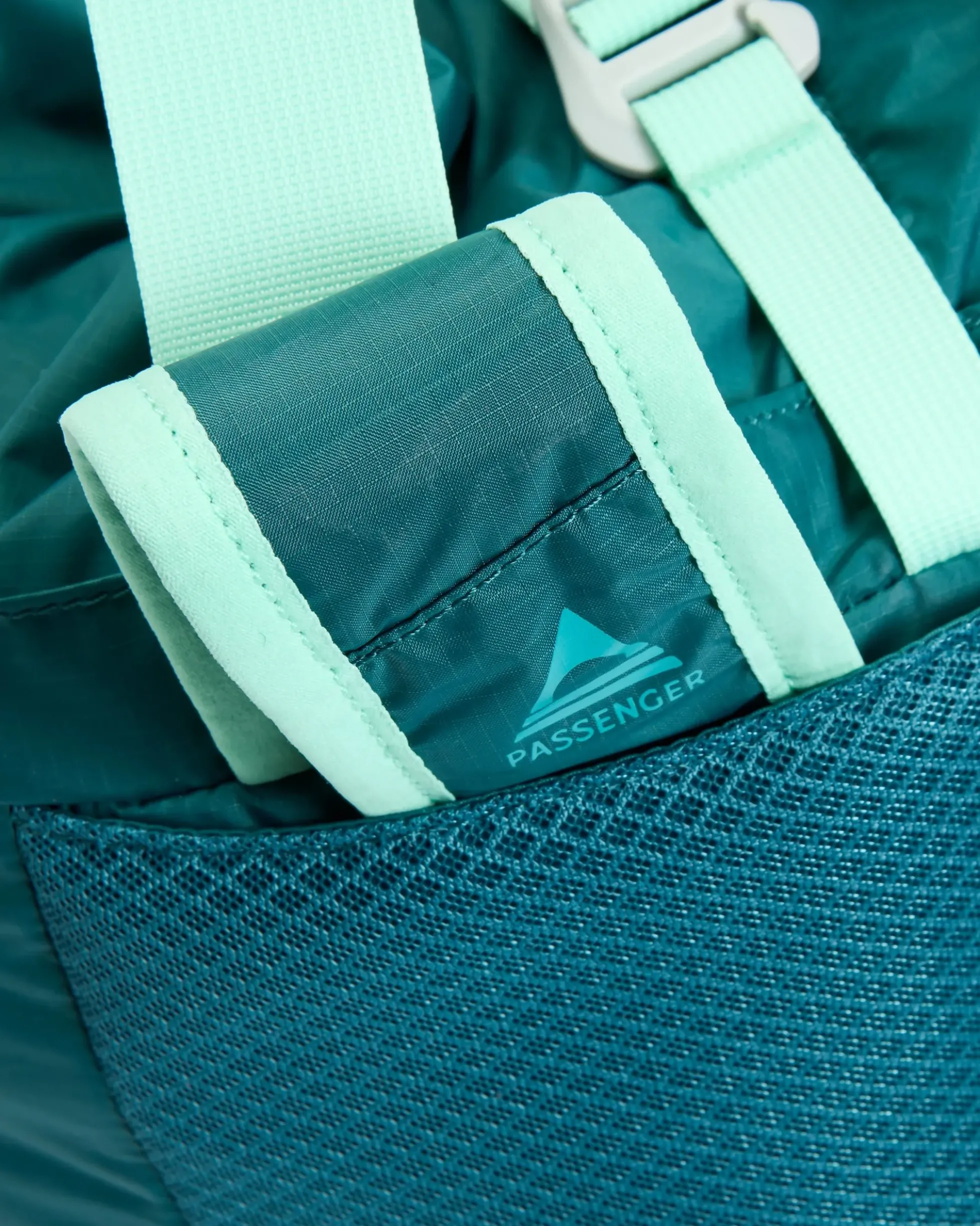 Travelscape Light Tote