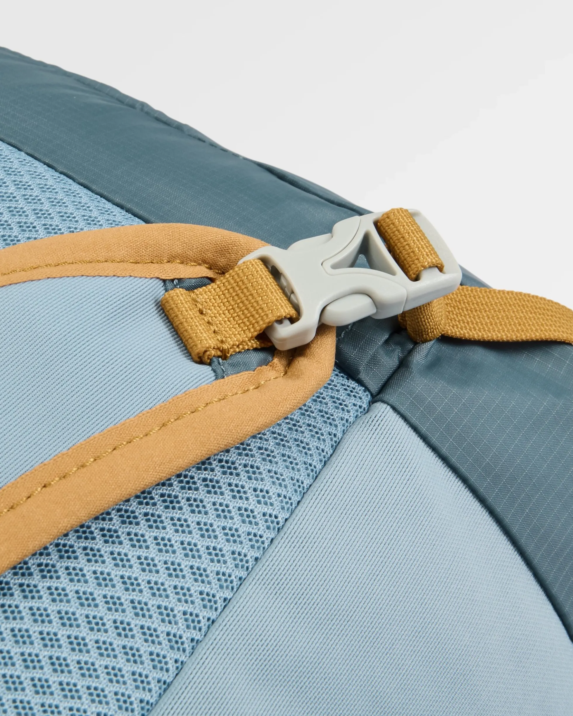 Travelscape Light Tote
