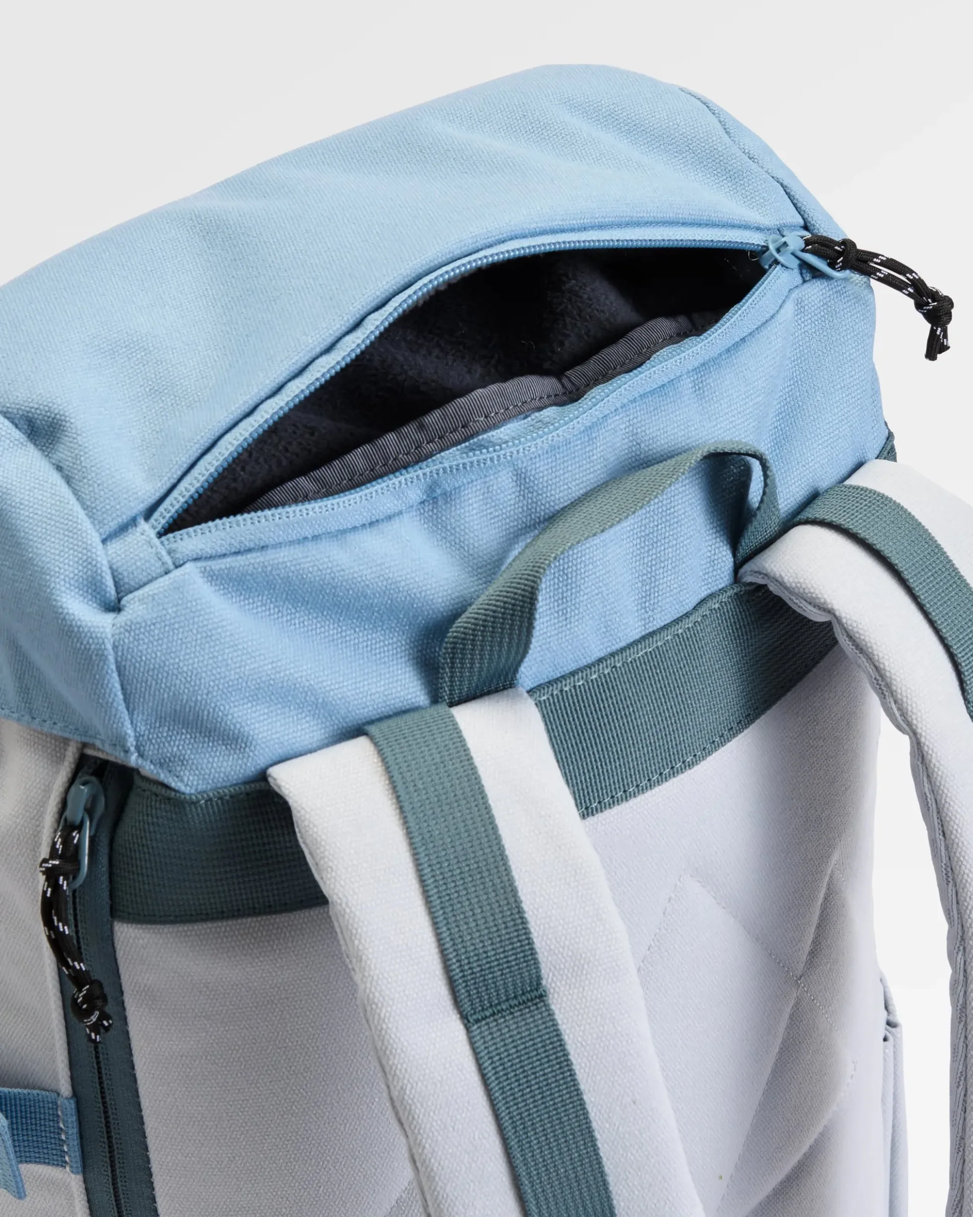 Vantage 24L Backpack