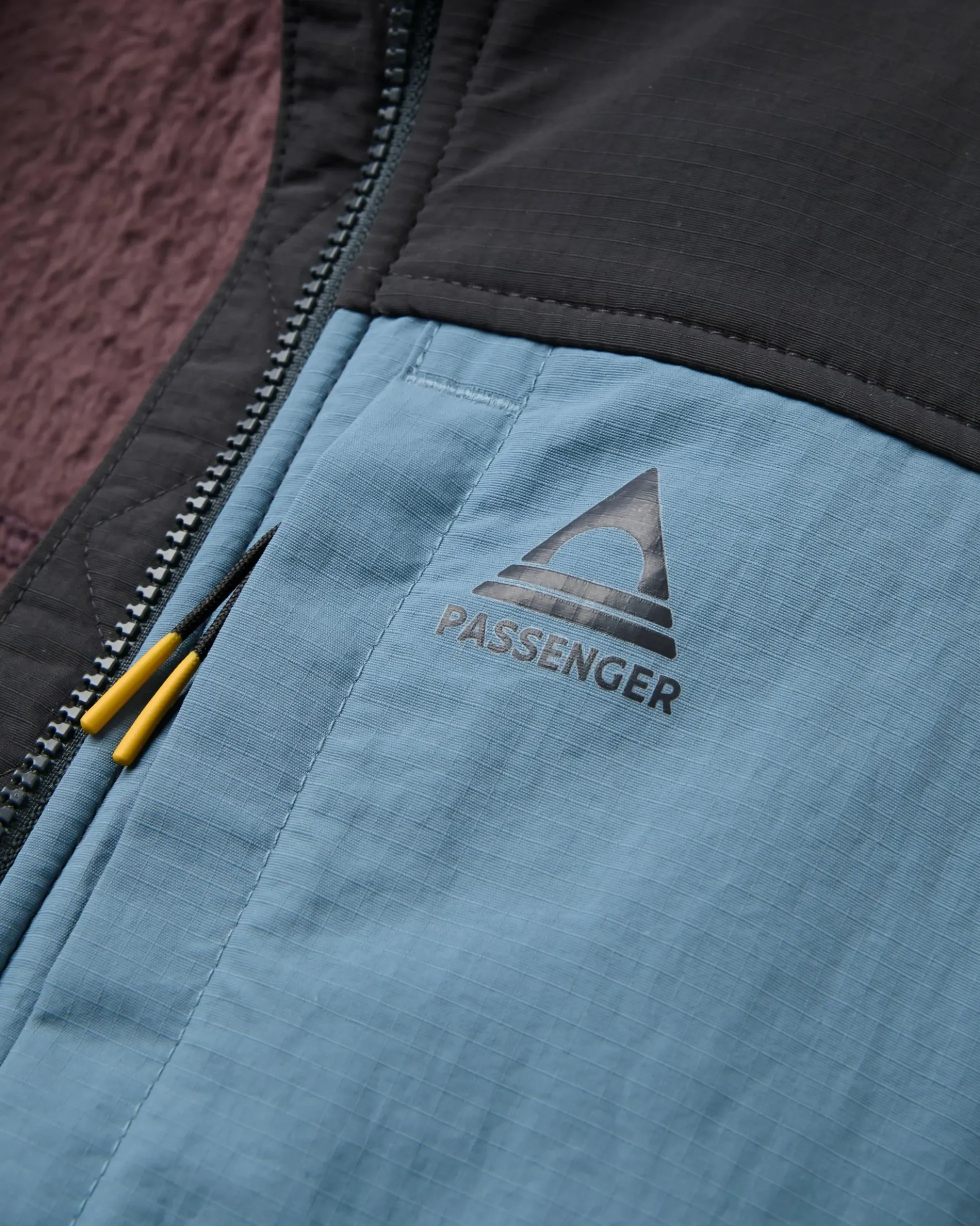 Venturescape Men's Fleece Vest