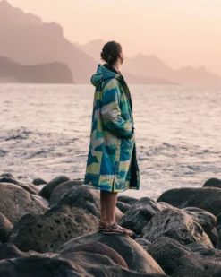 Waves Sherpa Lined Changing Robe