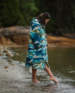 Waves Sherpa Lined Changing Robe