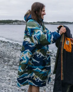 Waves Sherpa Lined Changing Robe