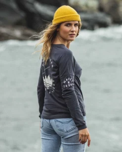Women's Big Leaf LS T-Shirt