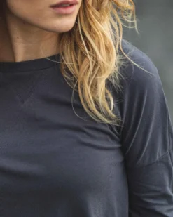 Women's Big Leaf LS T-Shirt