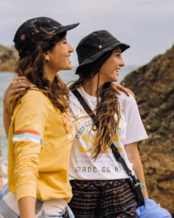 Women's La Sarena Oversized LS T-Shirt