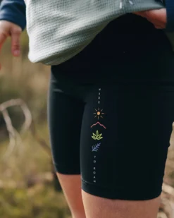 Women's Mantra Active Short