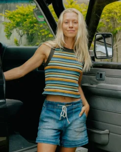 Women's Out There Ribbed Cropped Vest