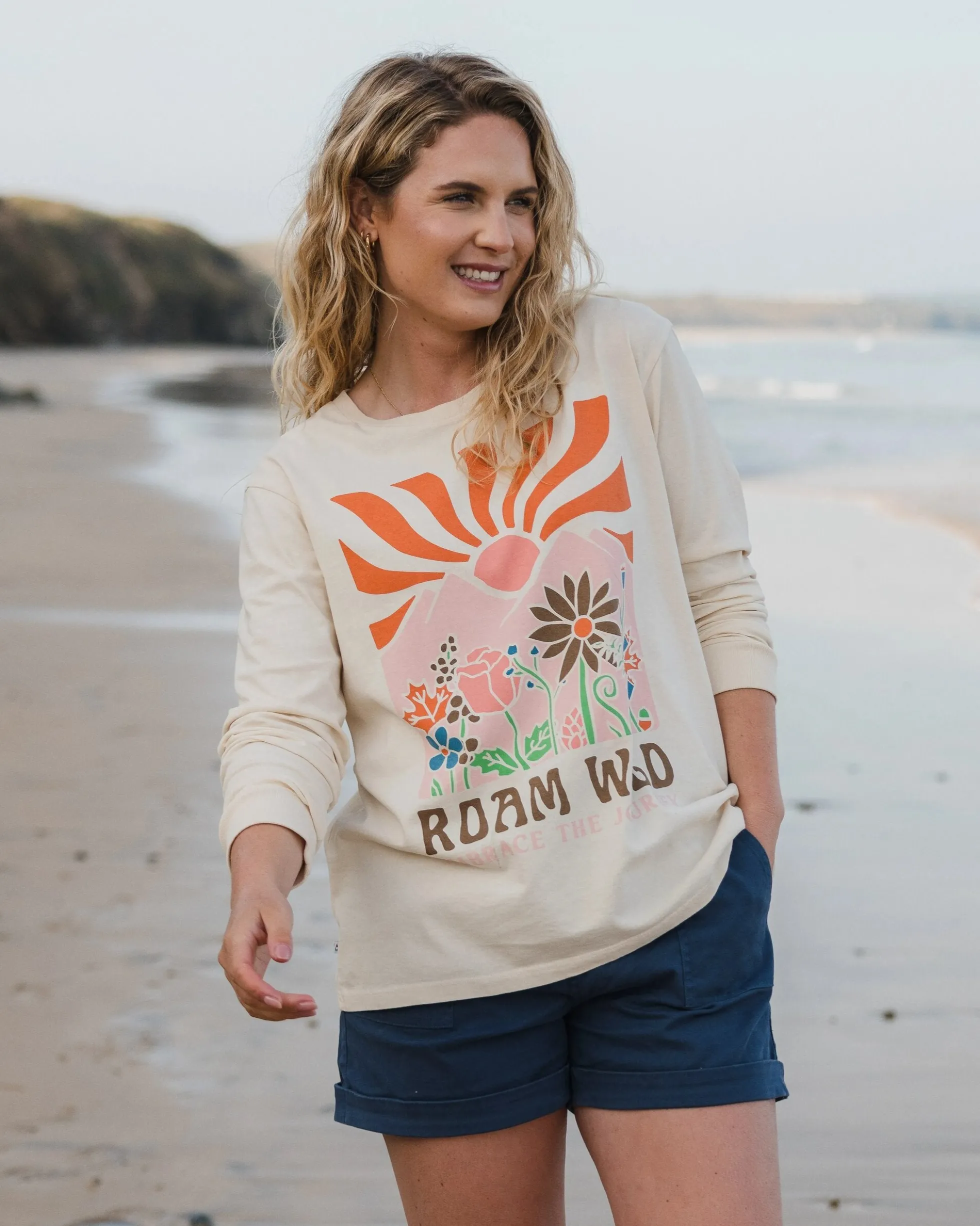 Women's Roam Wild Oversized LS T-Shirt