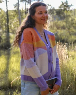 Women's Scenic Knitted Cardigan