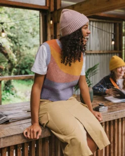 Women's Scenic Knitted Vest