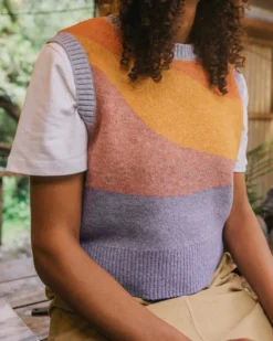 Women's Scenic Knitted Vest