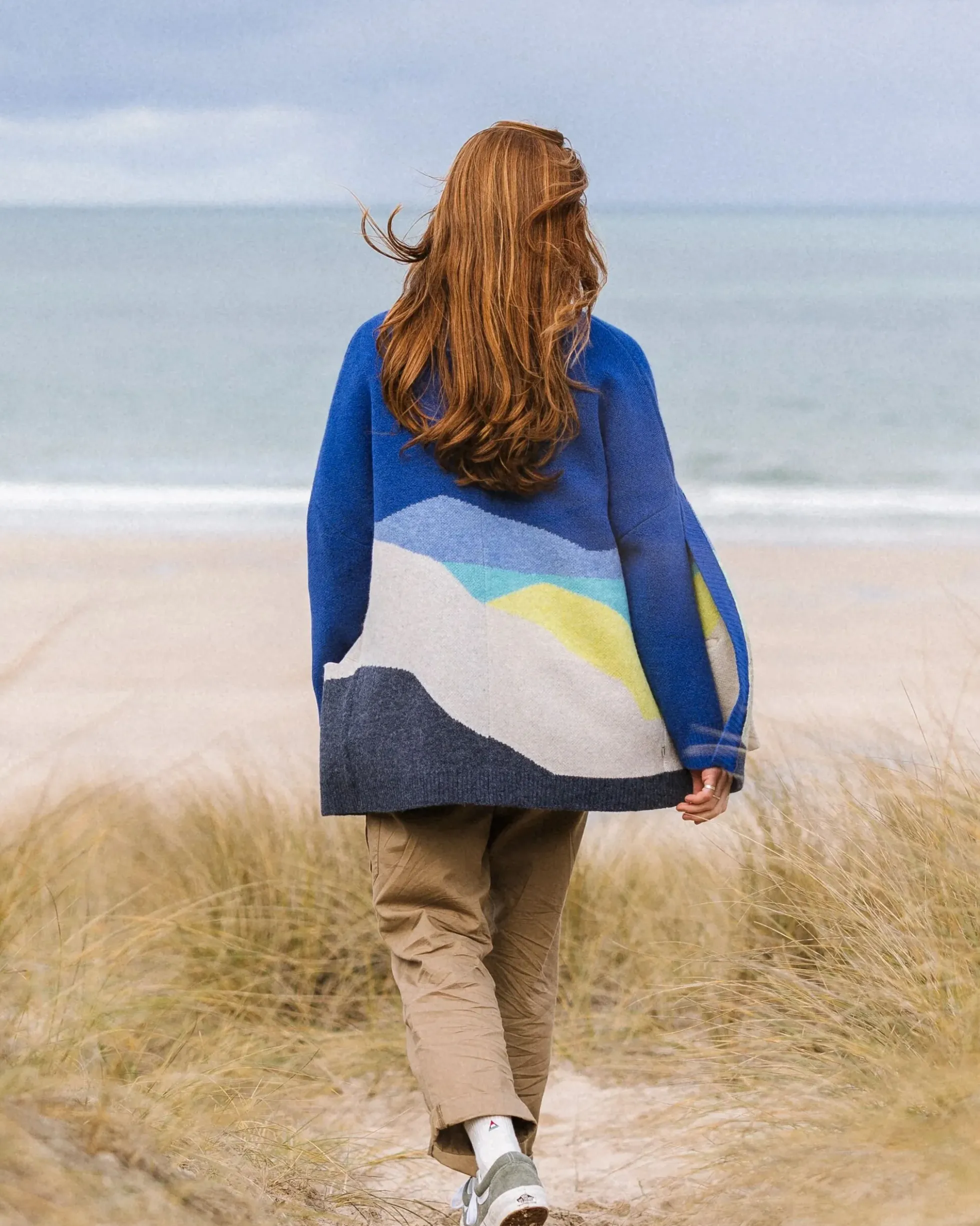 Women's Scenic Long Knitted Cardigan