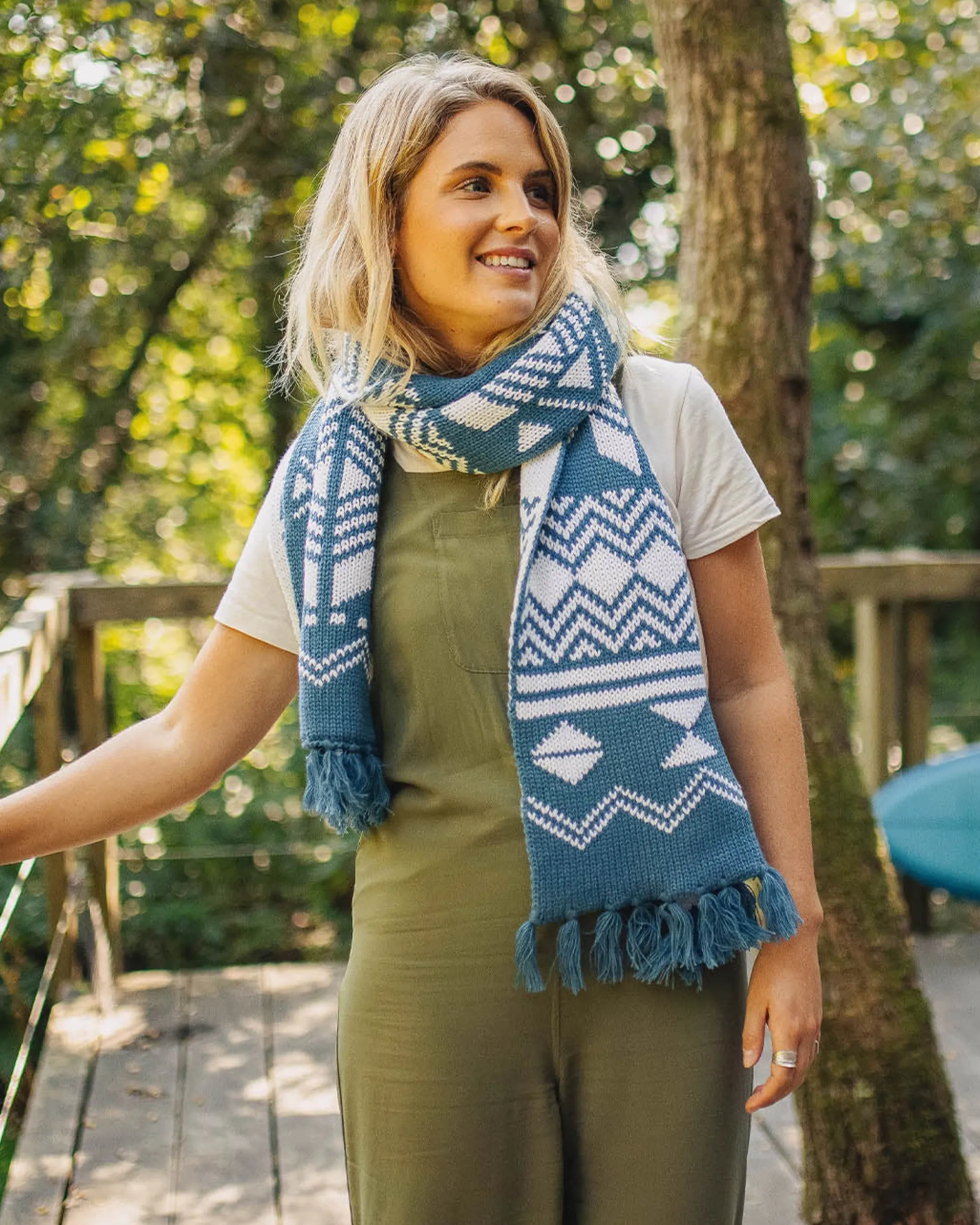 Women's West Coast Acrylic Scarf