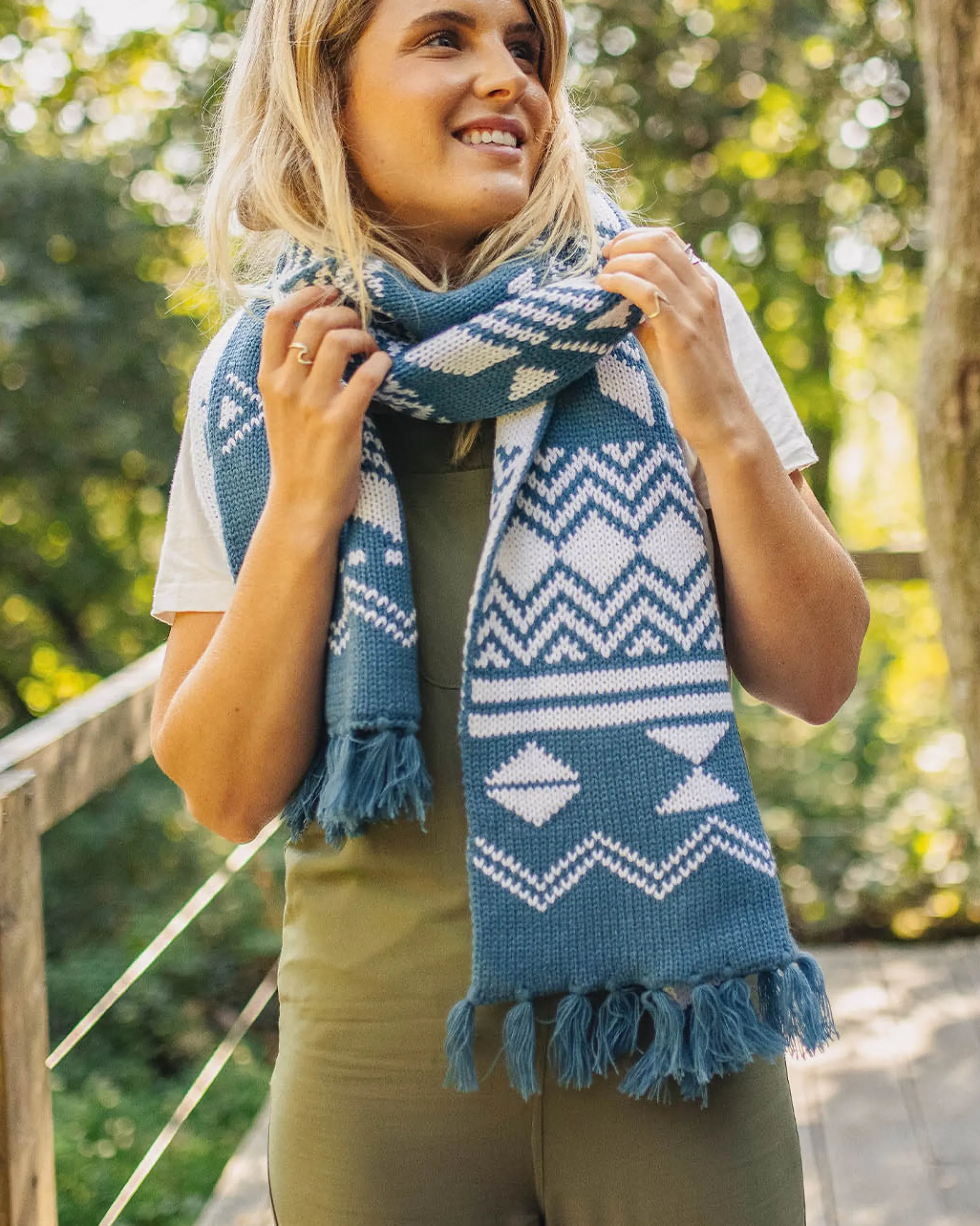 Women's West Coast Acrylic Scarf